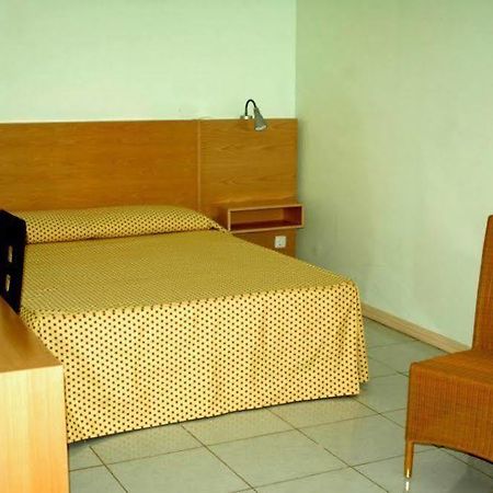 Hotel Roterdao ปรายา ภายนอก รูปภาพ