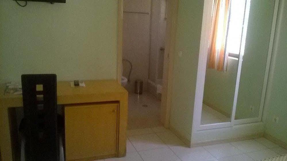 Hotel Roterdao ปรายา ภายนอก รูปภาพ