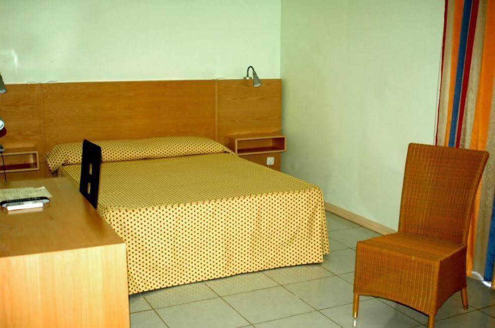 Hotel Roterdao ปรายา ภายนอก รูปภาพ