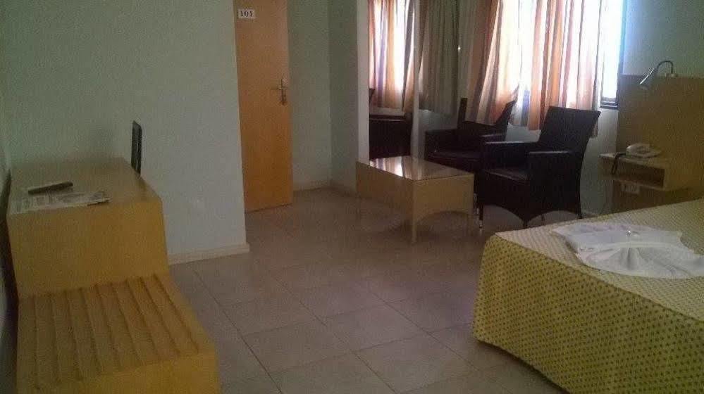 Hotel Roterdao ปรายา ภายนอก รูปภาพ